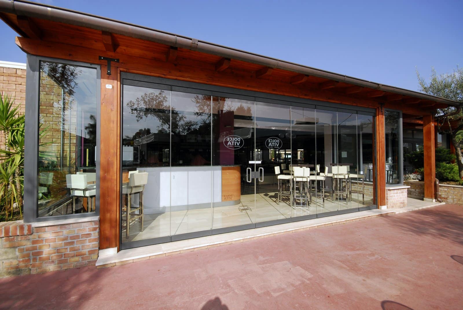 Un pub alla moda con Giemme System. La Dolce Vita Un pub alla moda con Giemme System. La Dolce Vita