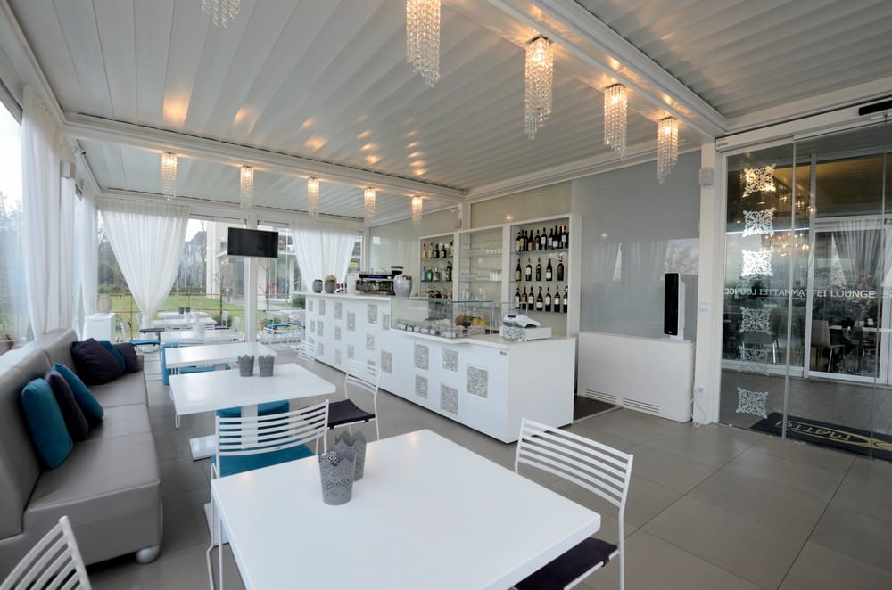 Vetrate Tuttovetro a chiusura di Pergola Biocliamatica Vetrate Tuttovetro a chiusura di Pergola Biocliamatica