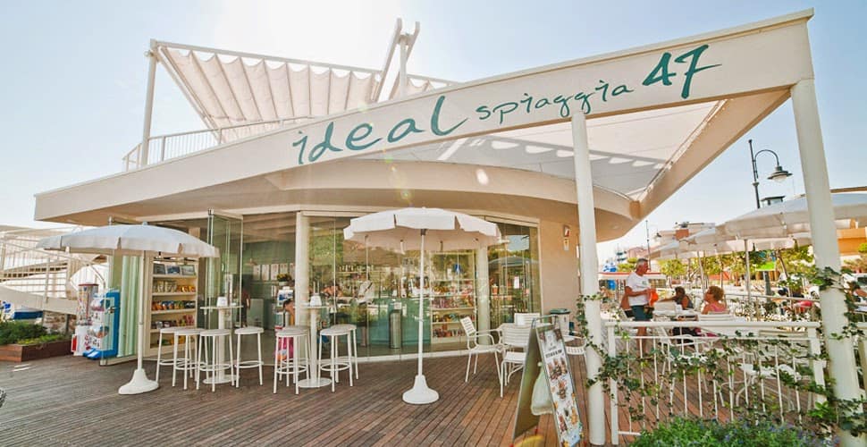 Vetrata in vicinanza al mare Vetrata in vicinanza al mare